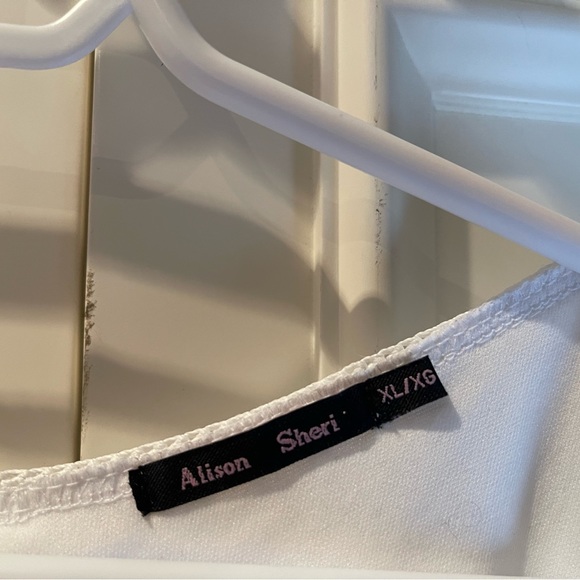 Crocheted sleeveless shell - Picture 3 of 4